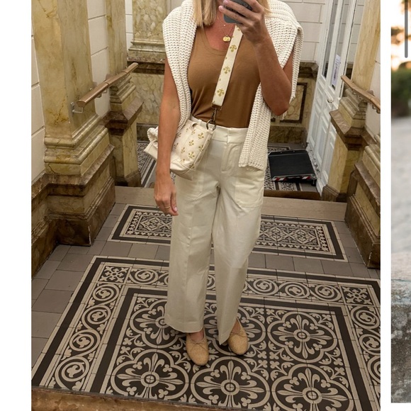 Chic Cream Crossbody Bag with Gold Accents - Picture 2 of 5
